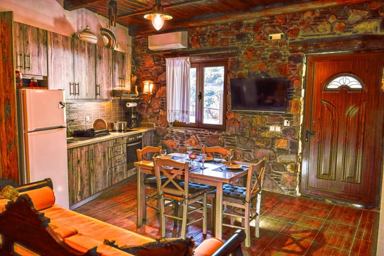 "Pefkopetro" Traditional House Keramotí Exteriér fotografie