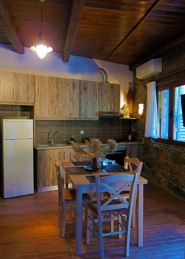 "Pefkopetro" Traditional House Keramotí Exteriér fotografie